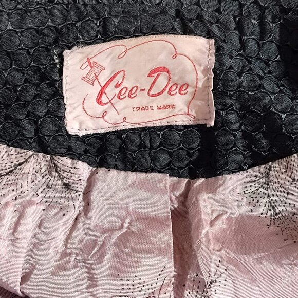 Vintage Cee -Dee Honey Comb Pattern Black Women's Cloak Size 6 ! Read Below ! - Picture 9 of 12
